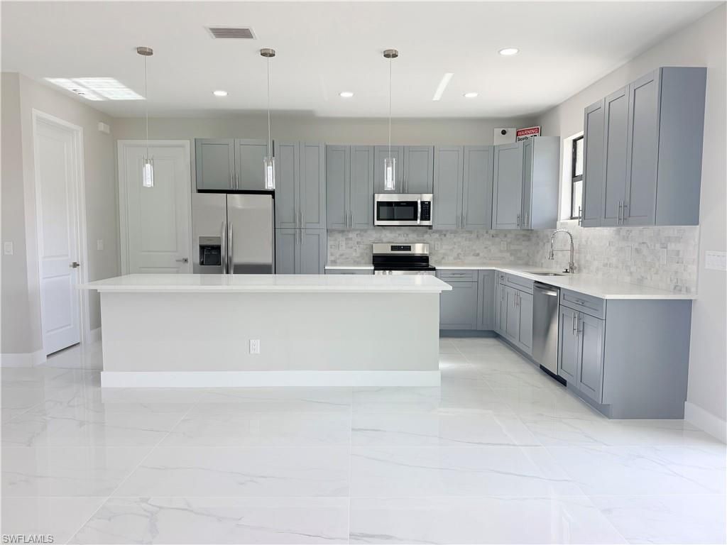 338 SW 28th Ave, Cape Coral, FL 33991 Photo