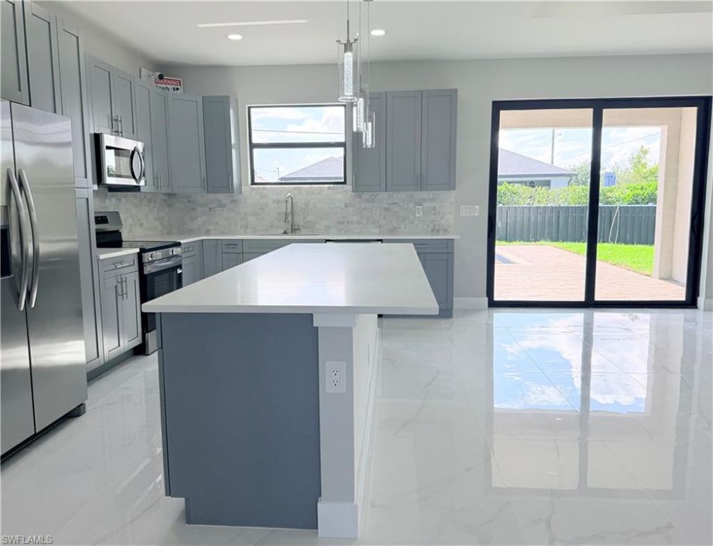 338 SW 28th Ave, Cape Coral, FL 33991 Photo