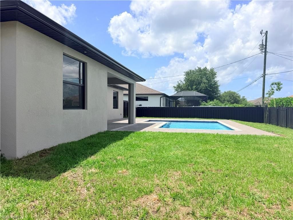 338 SW 28th Ave, Cape Coral, FL 33991 Photo
