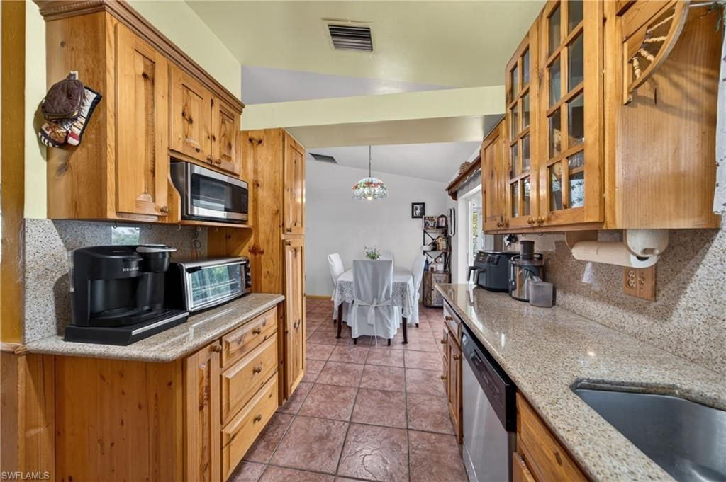 1017 NW 15th St, Cape Coral, FL 33993 Photo