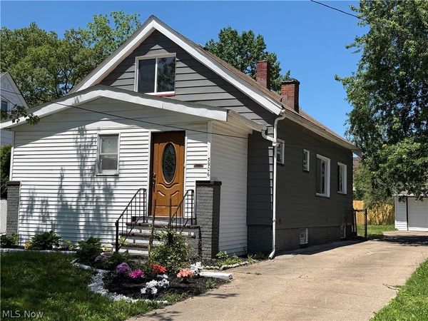 3906 Brookside Boulevard, Cleveland, OH 44111