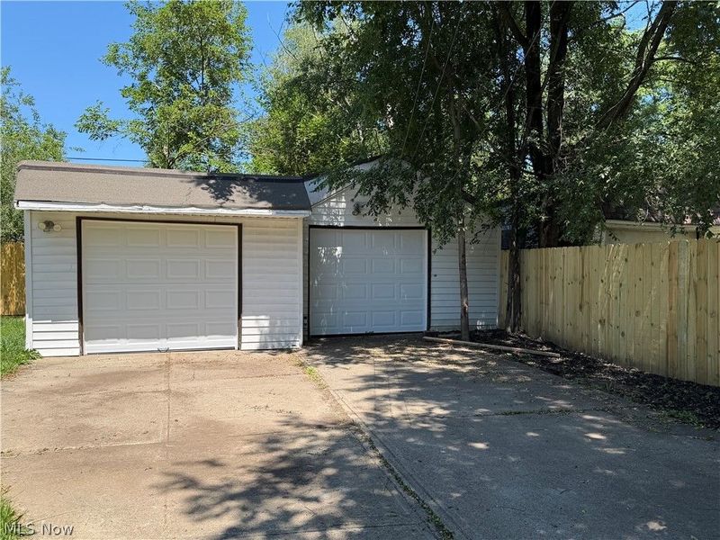 3906 Brookside Boulevard, Cleveland, OH 44111 Photo 8