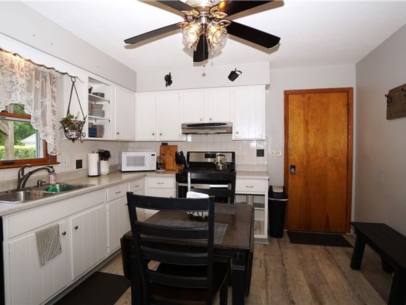93 Sunrise Boulevard E, Mogadore, OH 44260 Photo 9