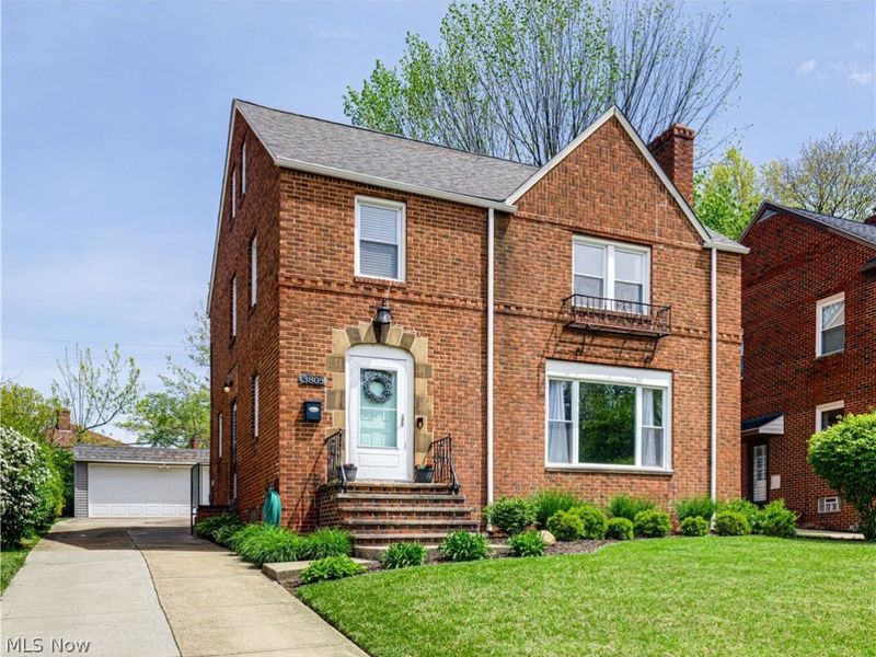 3805 Washington Boulevard, University Heights, OH 44118 Photo 2