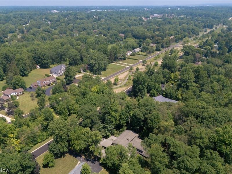28726 Gates Mills Boulevard, Pepper Pike, OH 44124 Photo 2