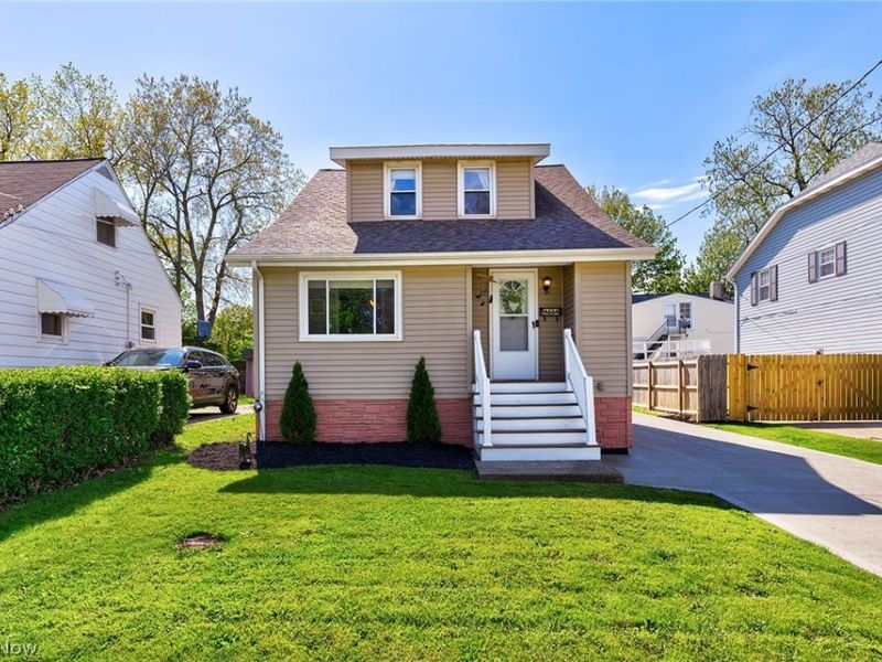 4664 Brookwood Drive, Brooklyn, OH 44144 Photo 1
