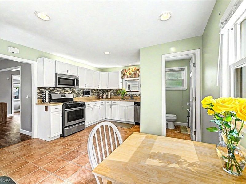 4664 Brookwood Drive, Brooklyn, OH 44144 Photo 13