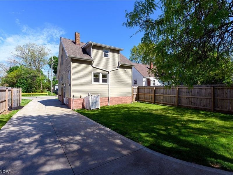 4664 Brookwood Drive, Brooklyn, OH 44144 Photo 31