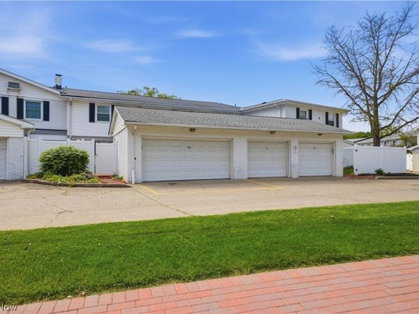 7 Meadowlawn Drive , Unit 20, Mentor, OH 44060