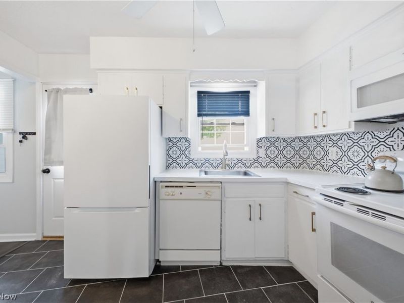 7 Meadowlawn Drive, Unit 20, Mentor, OH 44060 Photo 3
