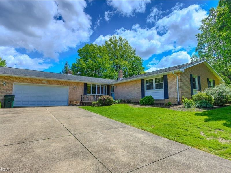 1740 Washington Boulevard, Louisville, OH 44641 Photo 2