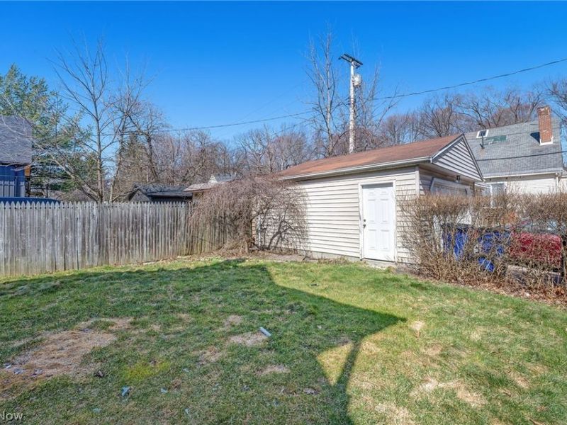 3900 Muriel Avenue, Cleveland, OH 44109 Photo 3