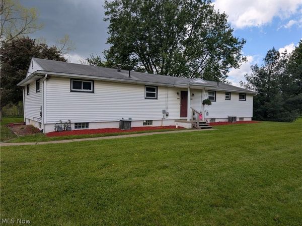 1223 Faircliff Street , Louisville, OH 44641