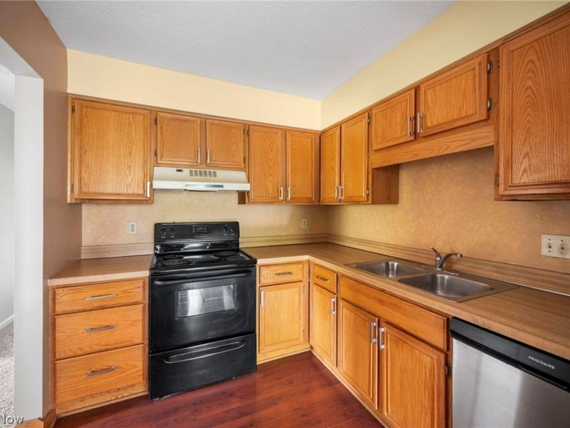 7153 N Jester Place, Unit A, Concord Township, OH 44077 Photo 5