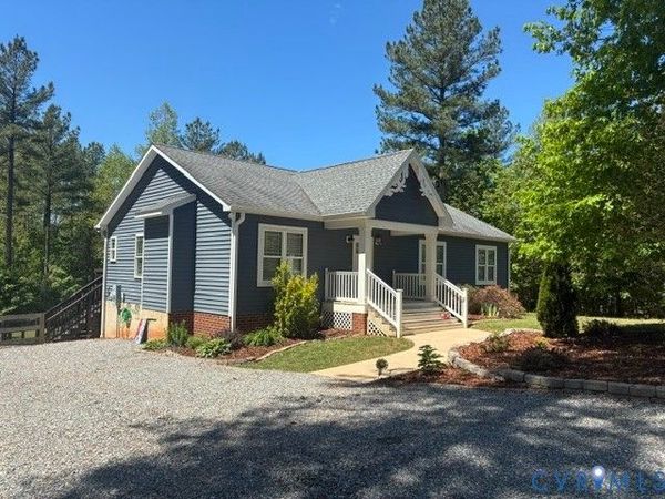 910 Manchester Road , Bumpass, VA 23024