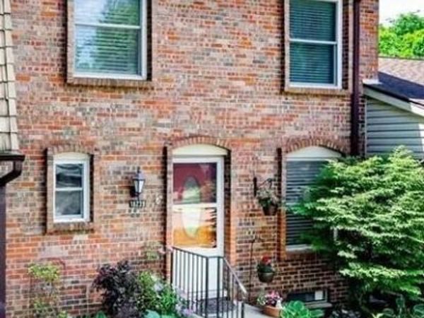 18239 Jamestown Circle, Northville, MI 48168