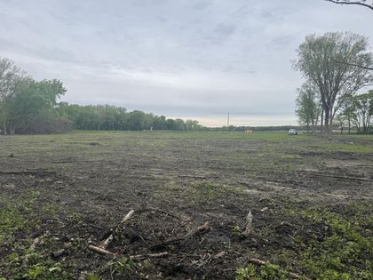 2855 (approx) In-10  Lake Village, IN 46349