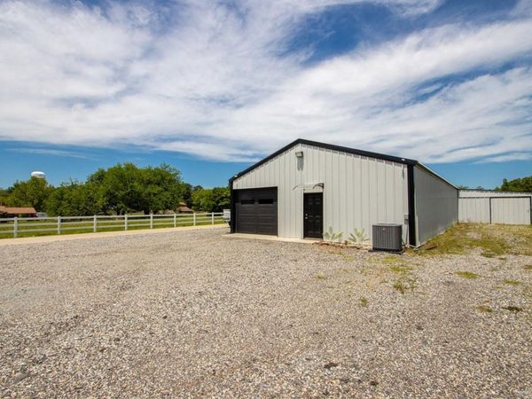 4102 Northshore Dr, Benton, AR 72015