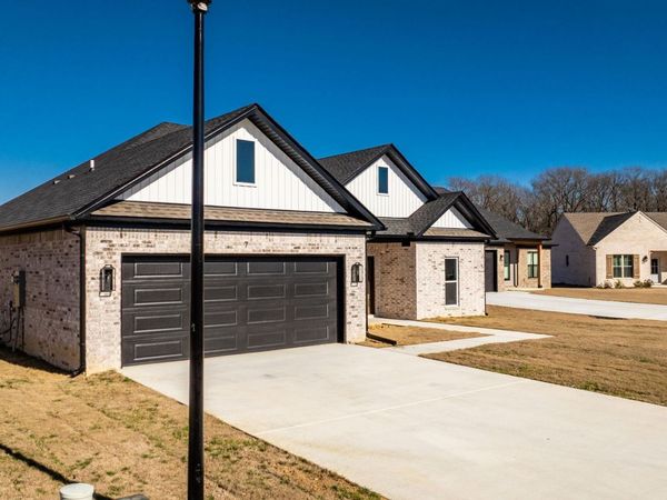7 Songbird Cove, Greenbrier, AR 72058