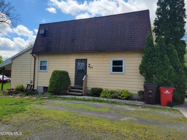 203 E High Avenue , Ada, OH 45810