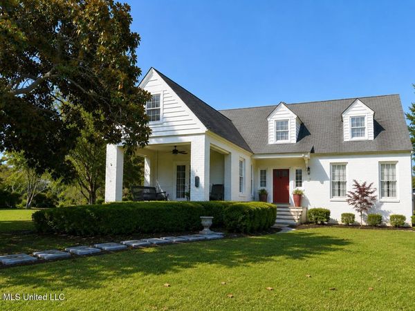 204 Grand Boulevard, Greenwood, MS 38930