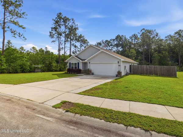 10065 Willow Leaf Drive, Gulfport, MS 39503
