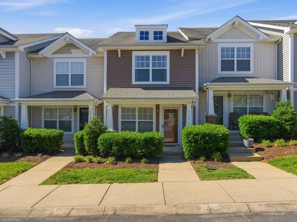 3215 Harpeth Springs Dr , Nashville, TN 37221