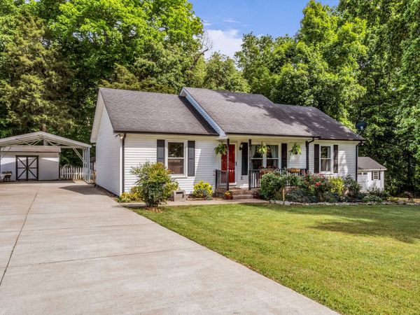 2017 Shawnee Ln , Greenbrier, TN 37073