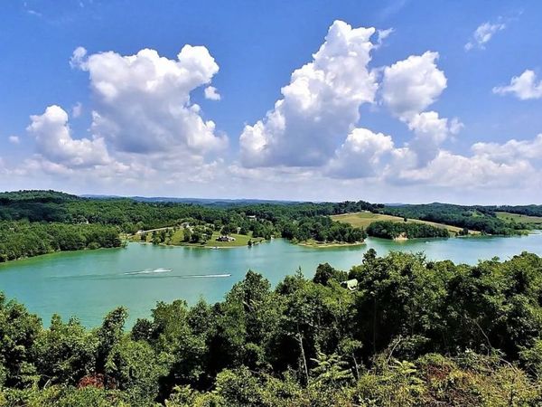 795 Red Bud Ln , Sevierville, TN 37876
