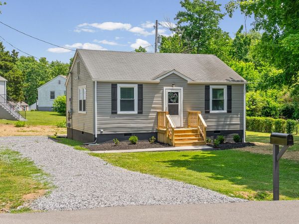 303 Park Ln, Clarksville, TN 37042