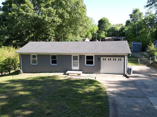 10135 W Oak Dr, Bon Aqua, TN 37025