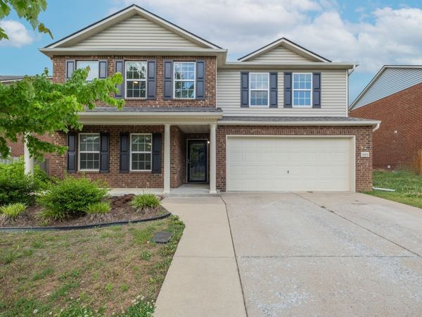 1053 Gannett Rd, Hendersonville, TN 37075