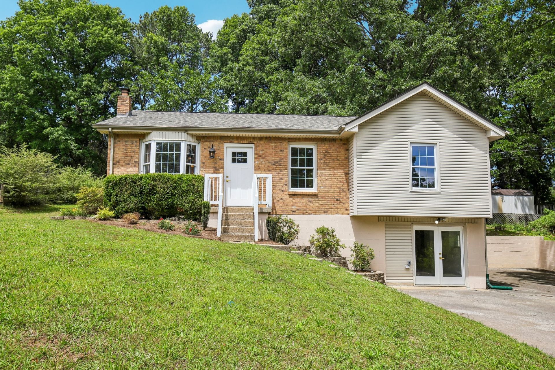113 Diana Dr, Dickson, TN 37055 Main Photo