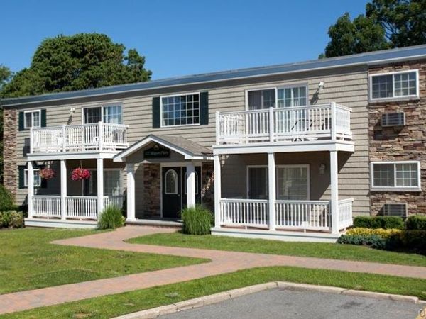 120 Magaw Place , Unit B16, West Babylon, NY 11704