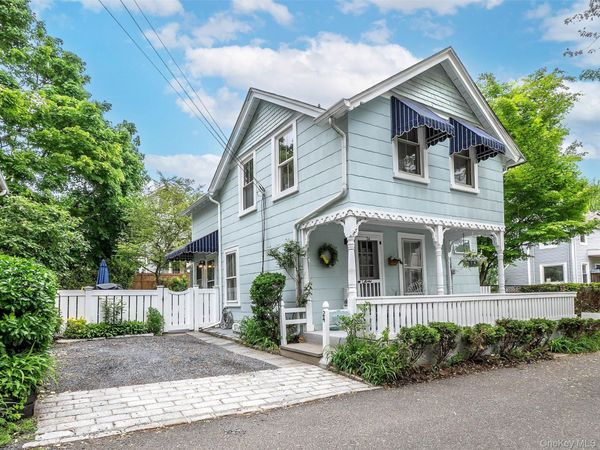 24 Maple Avenue, Sea Cliff, NY 11579