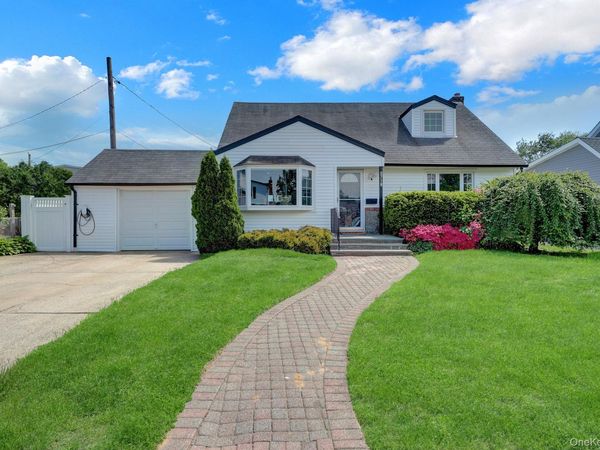 2718 Rowehl Drive , East Meadow, NY 11554