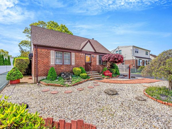150 Connecticut Avenue, Massapequa, NY 11758