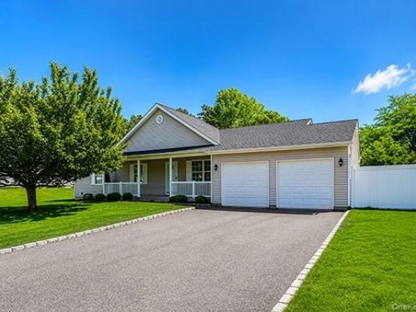 11 Winterberry Drive, Middle Island, NY 11953