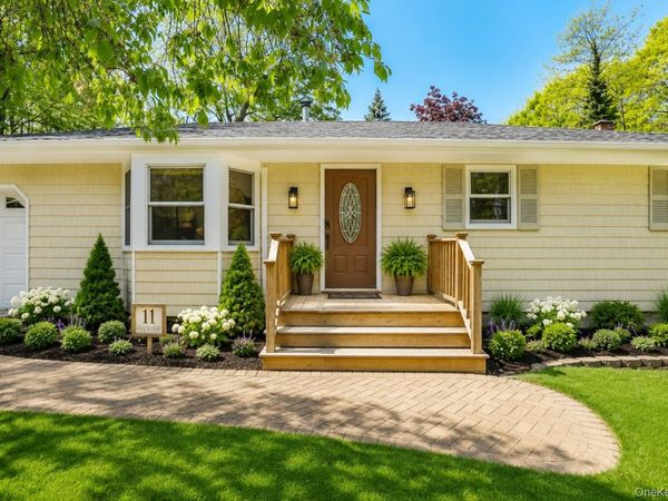 11 Oakwood Drive , Wading River, NY 11792