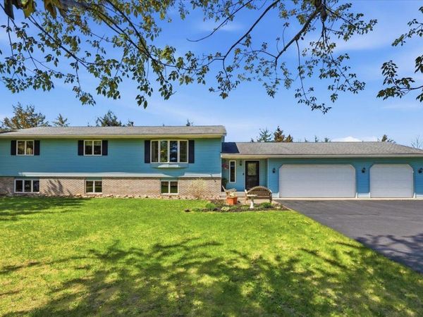 1087 Tanney Lane, Hudson, WI 54016