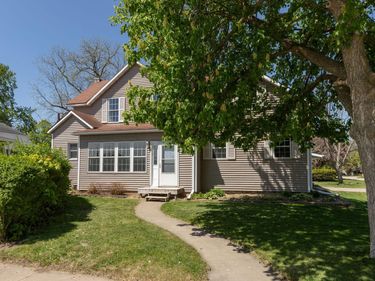 311 Center Avenue S, Eyota, MN 55934