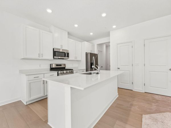 214 Huntington Drive, Waconia, MN 55387