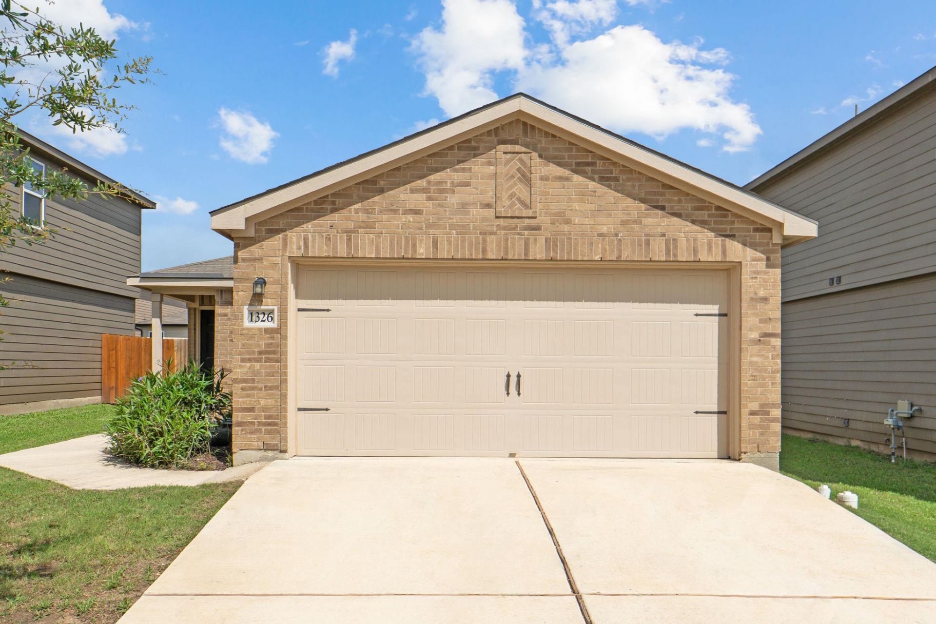 1326 Amy Dr , Kyle, TX 78640 Main Photo