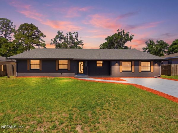 802 ANTIGUA Road, Jacksonville, FL 32216