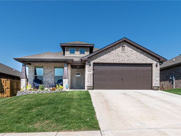 5903 Silas Street , Bentonville, AR 72713