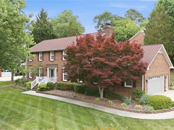 113 Brookberry Drive , Jamestown, NC 27282