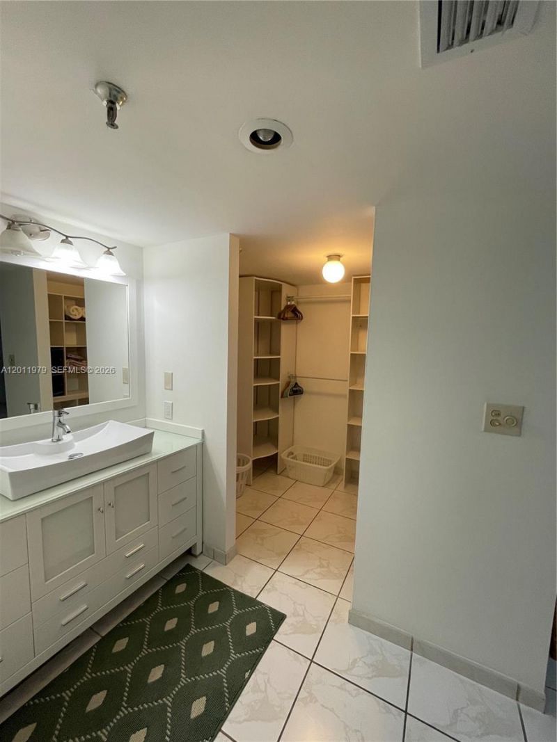 1621 Collins Ave, Unit 707, Miami Beach, FL 33139 Photo