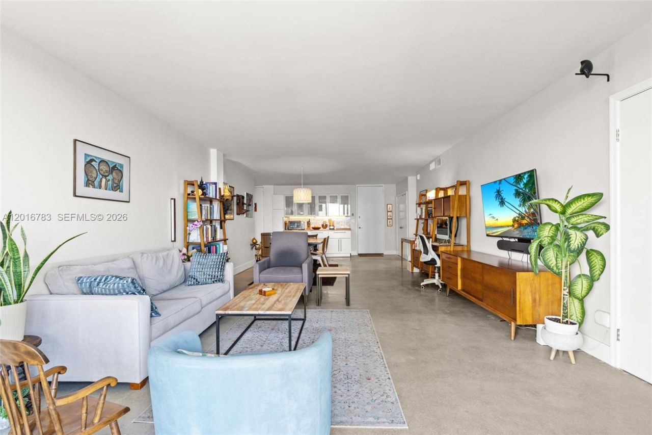 770 NE 69th St , Unit 6D, Miami, FL 33138 Photo