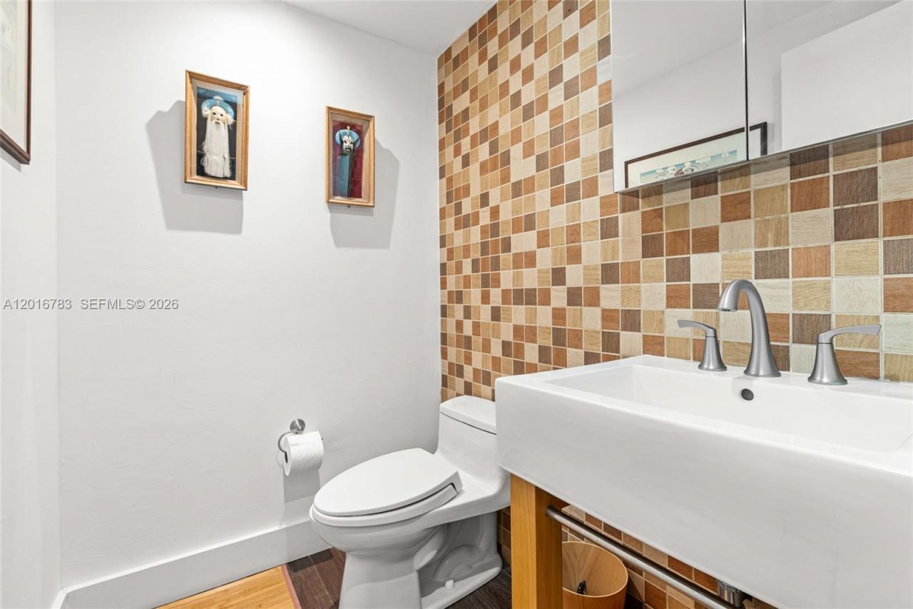 770 NE 69th St , Unit 6D, Miami, FL 33138 Photo