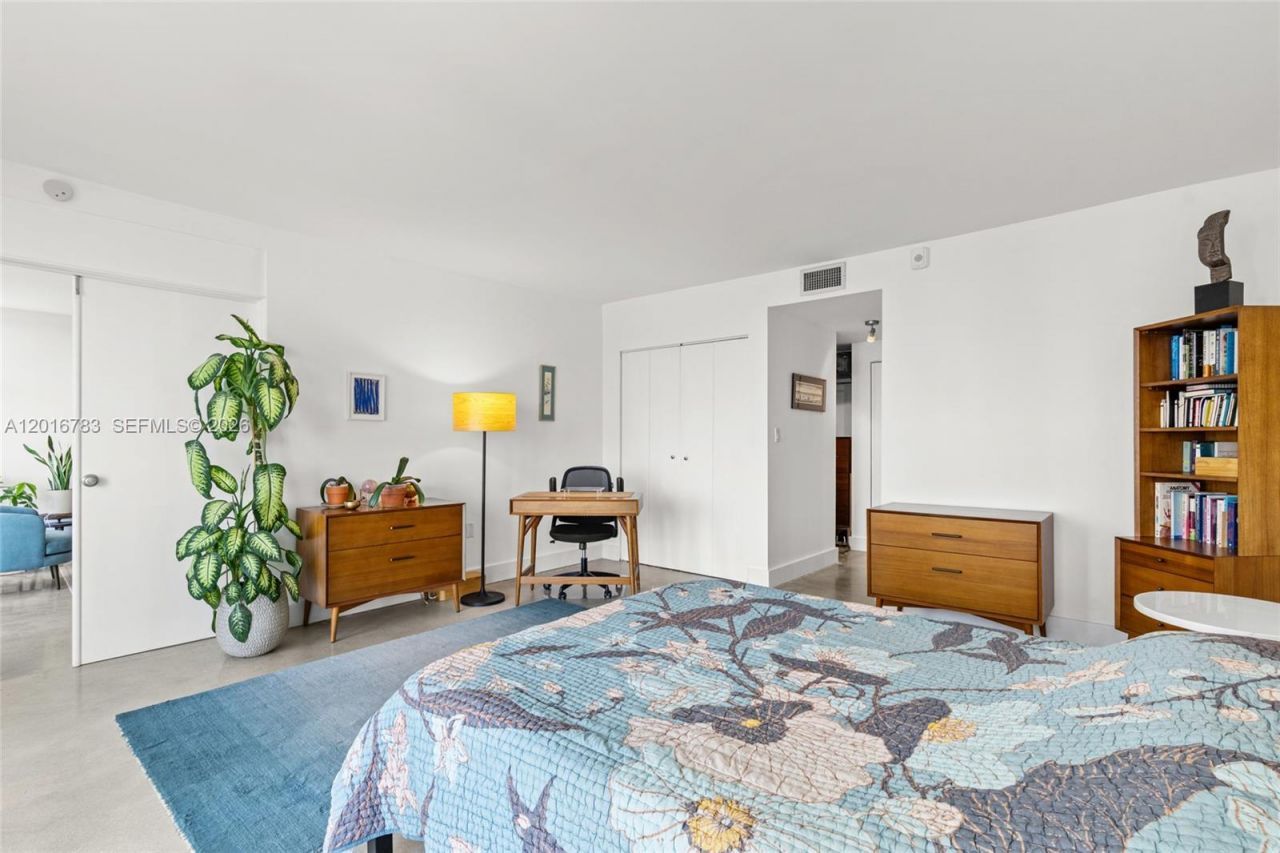 770 NE 69th St , Unit 6D, Miami, FL 33138 Photo